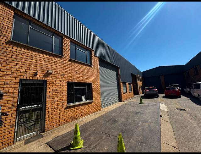 150M² WAREHOUSE TO LET IN CHLOORKOP